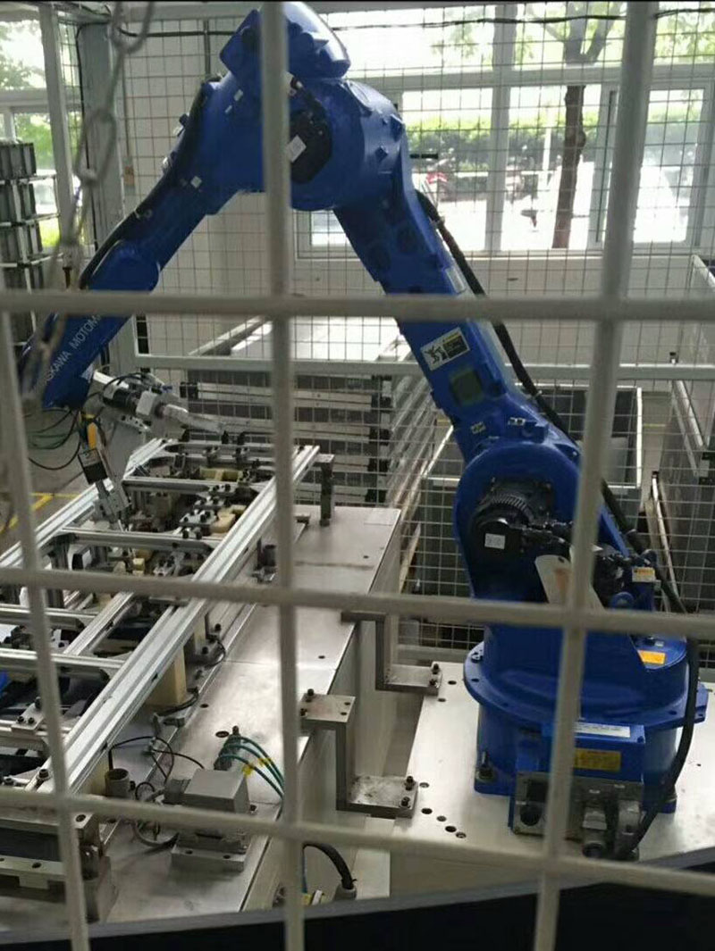 汽车行业部件焊接Robot.jpg